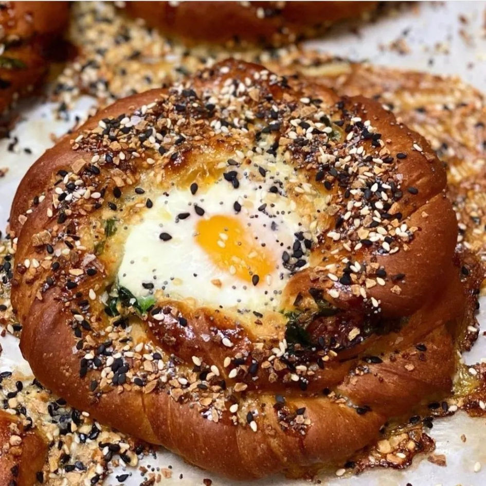 Everything spinach and egg knot